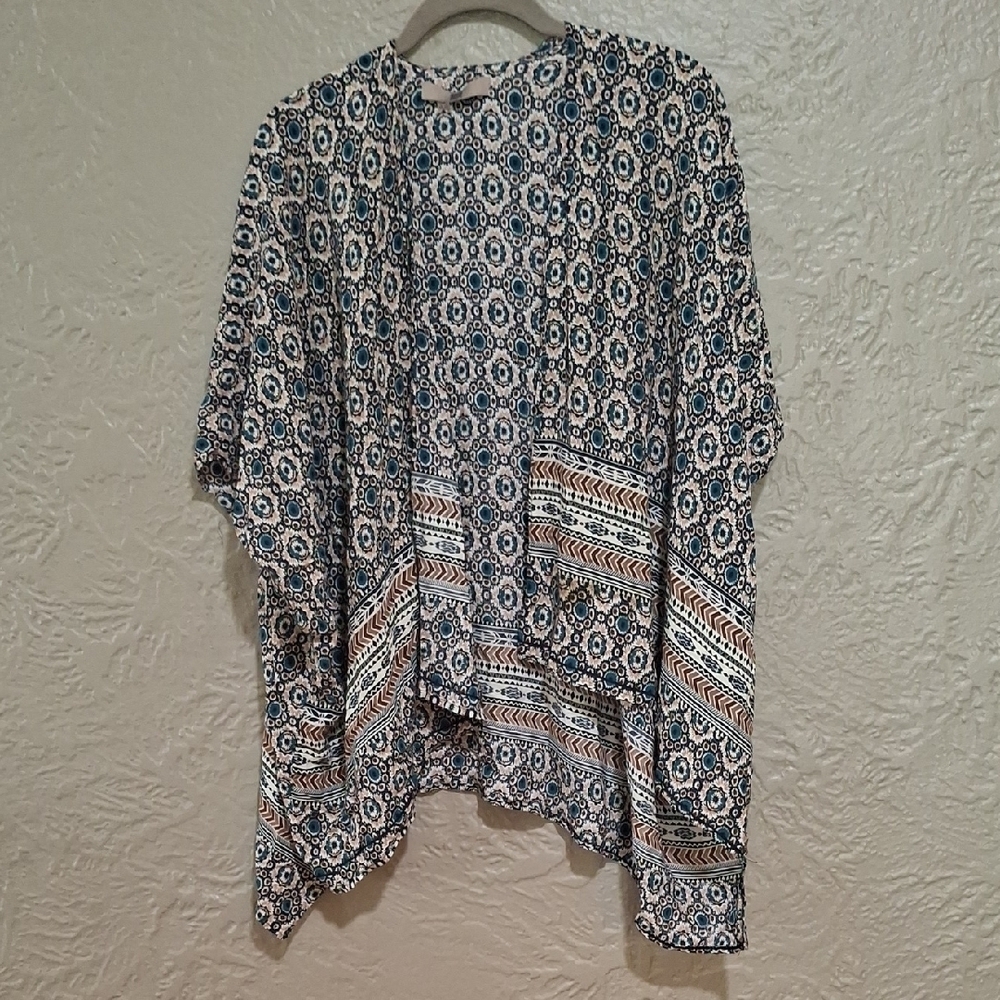 Look .Women'sElegant Blue and White Patterned Blouse One Size